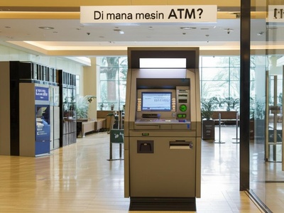 Di mana mesin ATM?