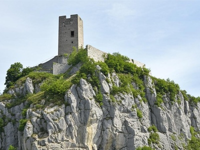 Saint-Triphon Hill