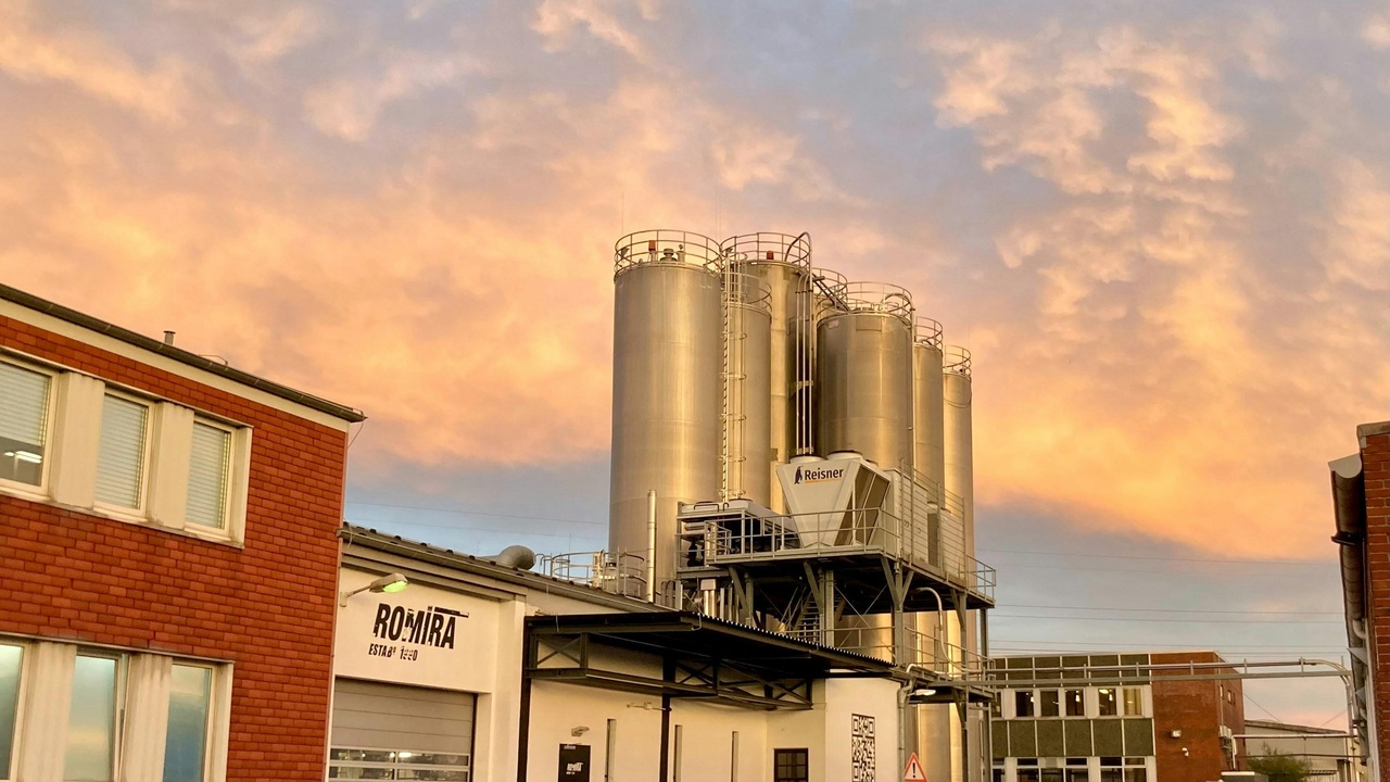Anheuser-Busch brewery tour with Clydesdales and Busch Stadium nearby