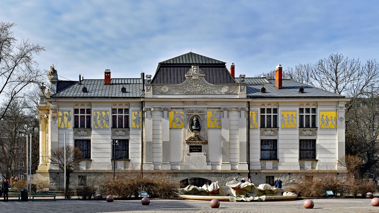 Wawel Castle and Planty Park walk in Krakow