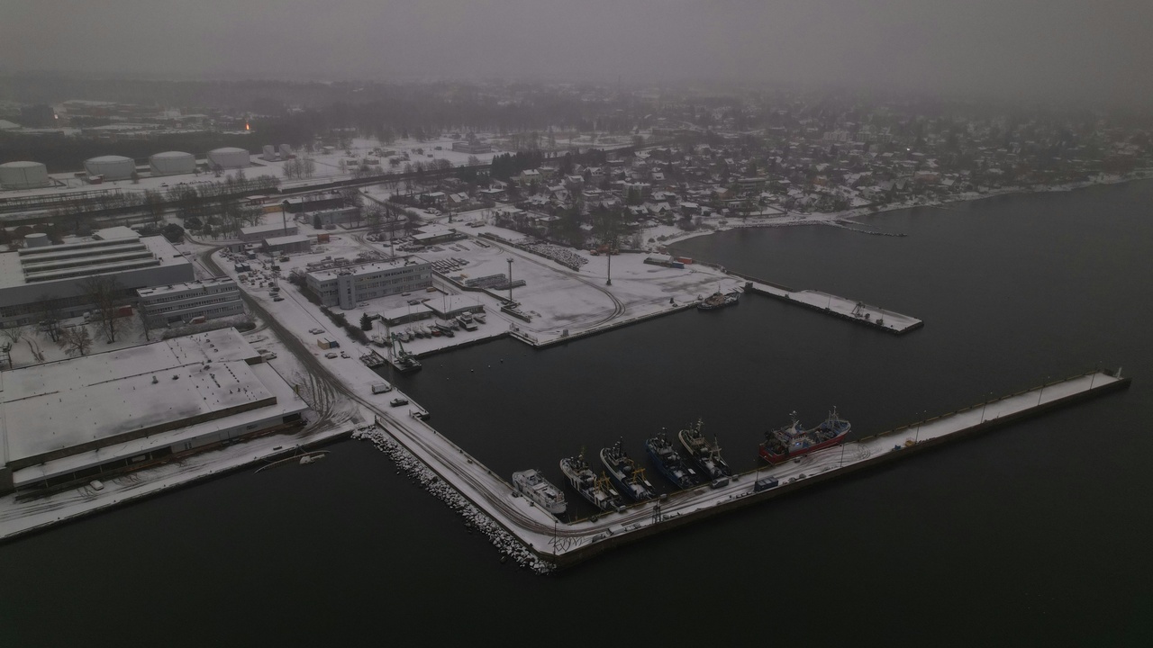 Russian port city crime and border trade