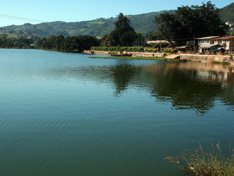 Pindaya Lake