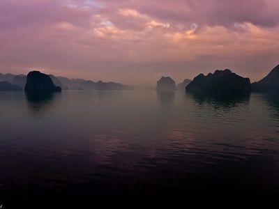Van Don Bay