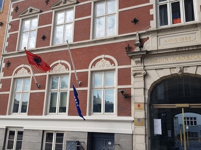 Albanians (including Kosovo)