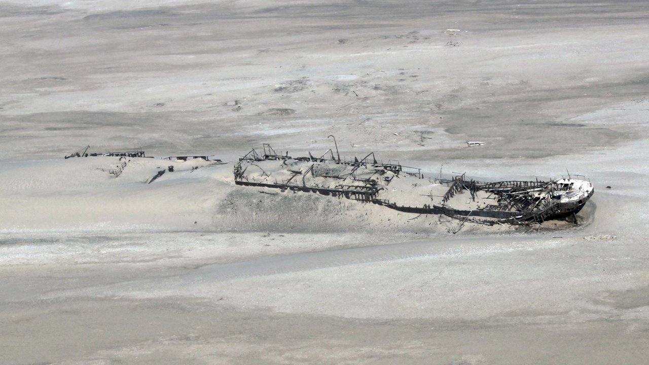 Skeleton Coast shipwrecks and Walvis Bay lagoon