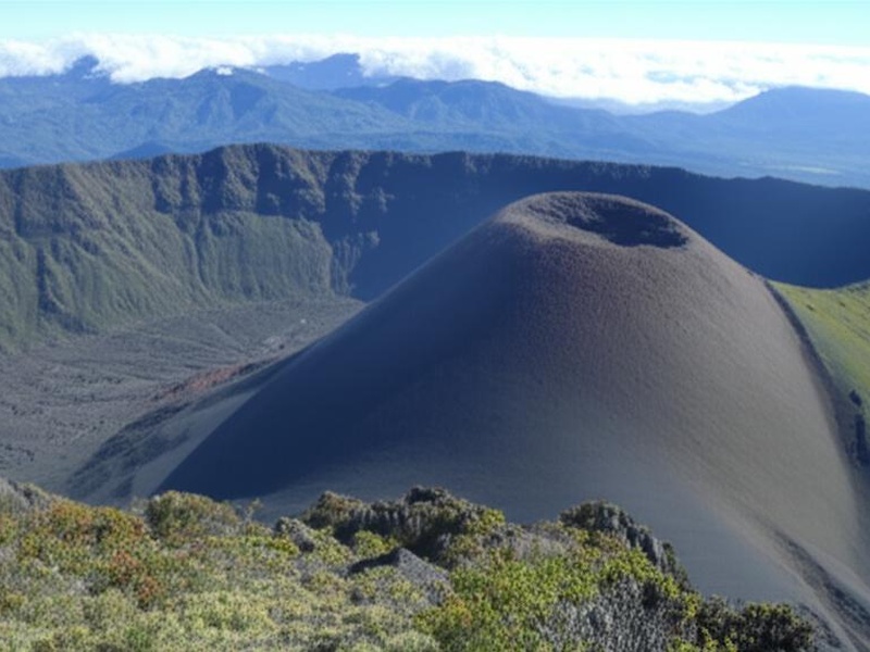 The Complete List of Active Volcanoes in South America - 33travels