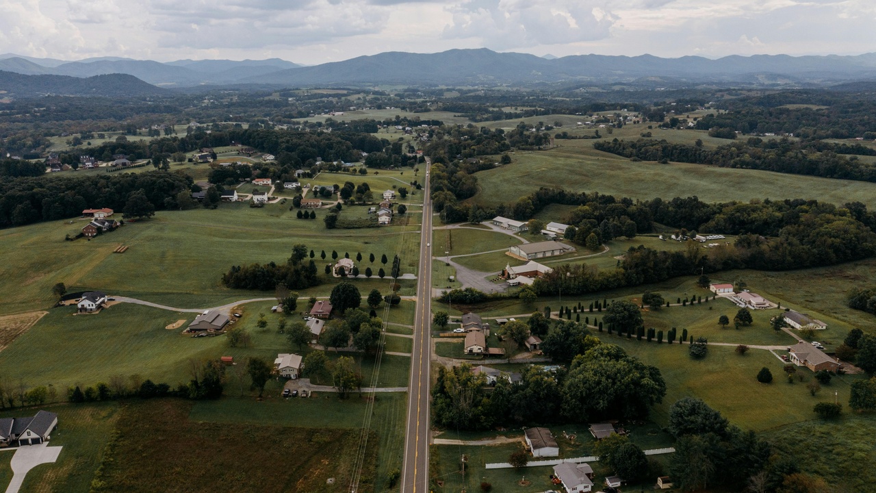 Nashville suburbs skyline with family-friendly neighborhoods and community policing