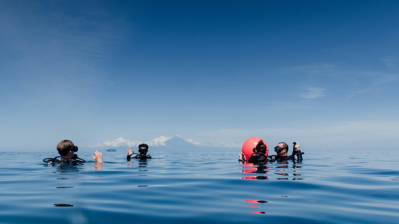 Family enjoying coastal recreation in Eritrea, illustrating lifestyle and outdoor opportunities.