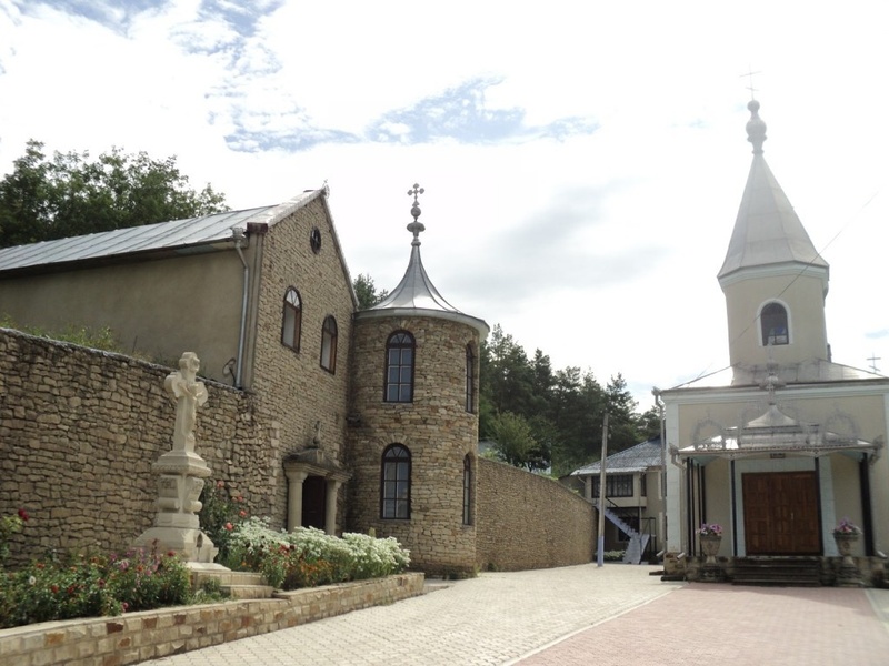 Cosăuți Monastery
