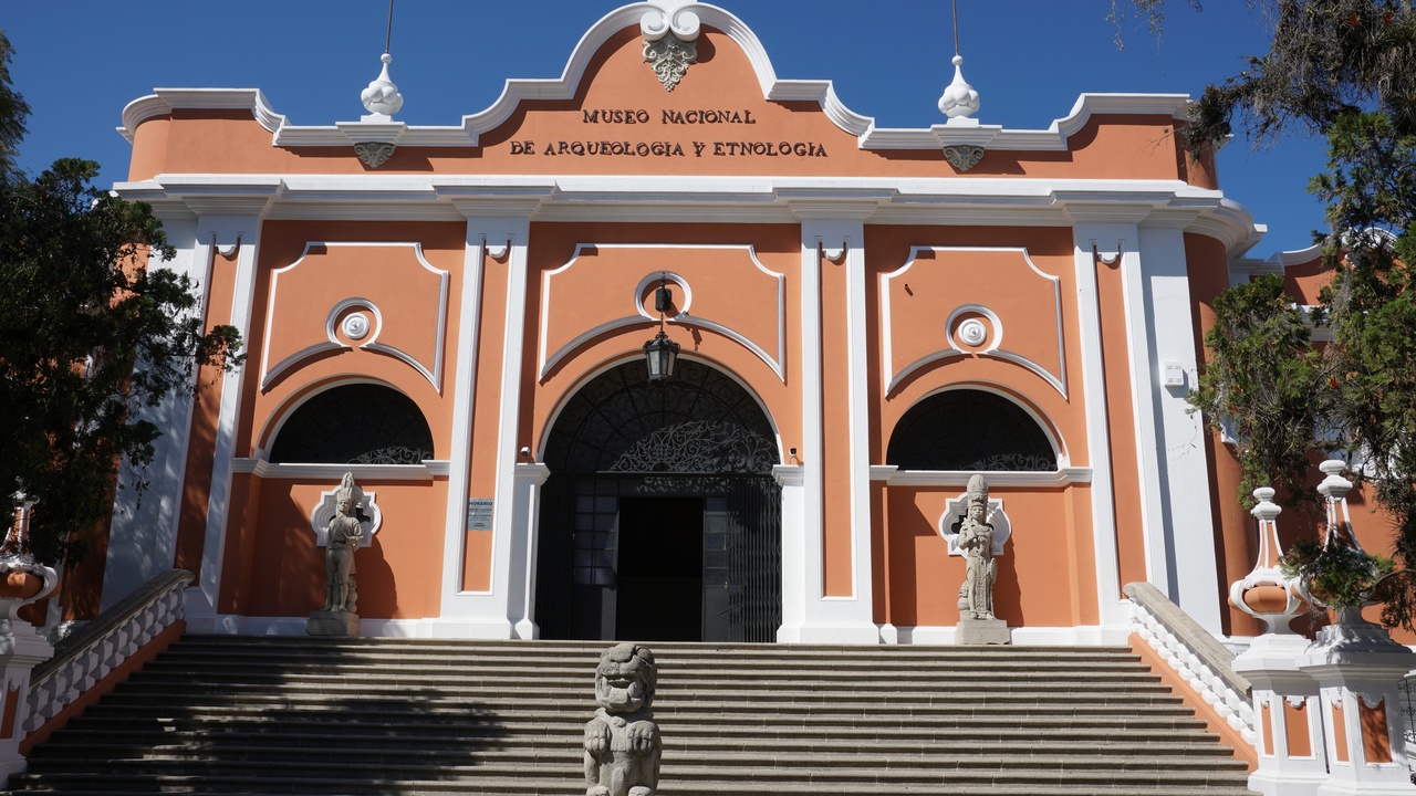 Interior and exterior views of Guatemala City museums and Palacio Nacional