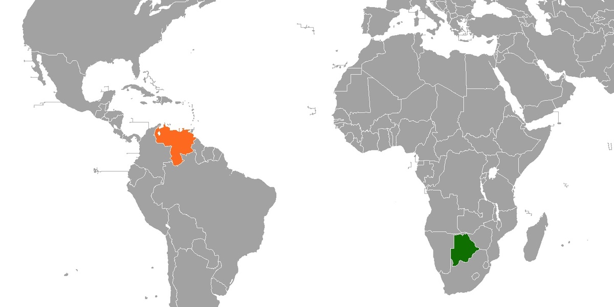 WHAT COUNTRIES BORDER BOTSWANA intelligence overview