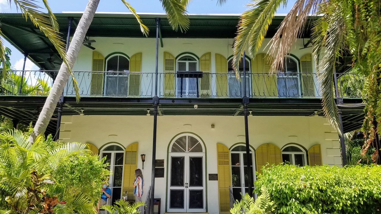 Ernest Hemingway Home with tropical garden in Key West