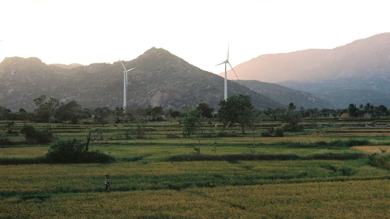 Young entrepreneurs and solar panels in a Congolese town