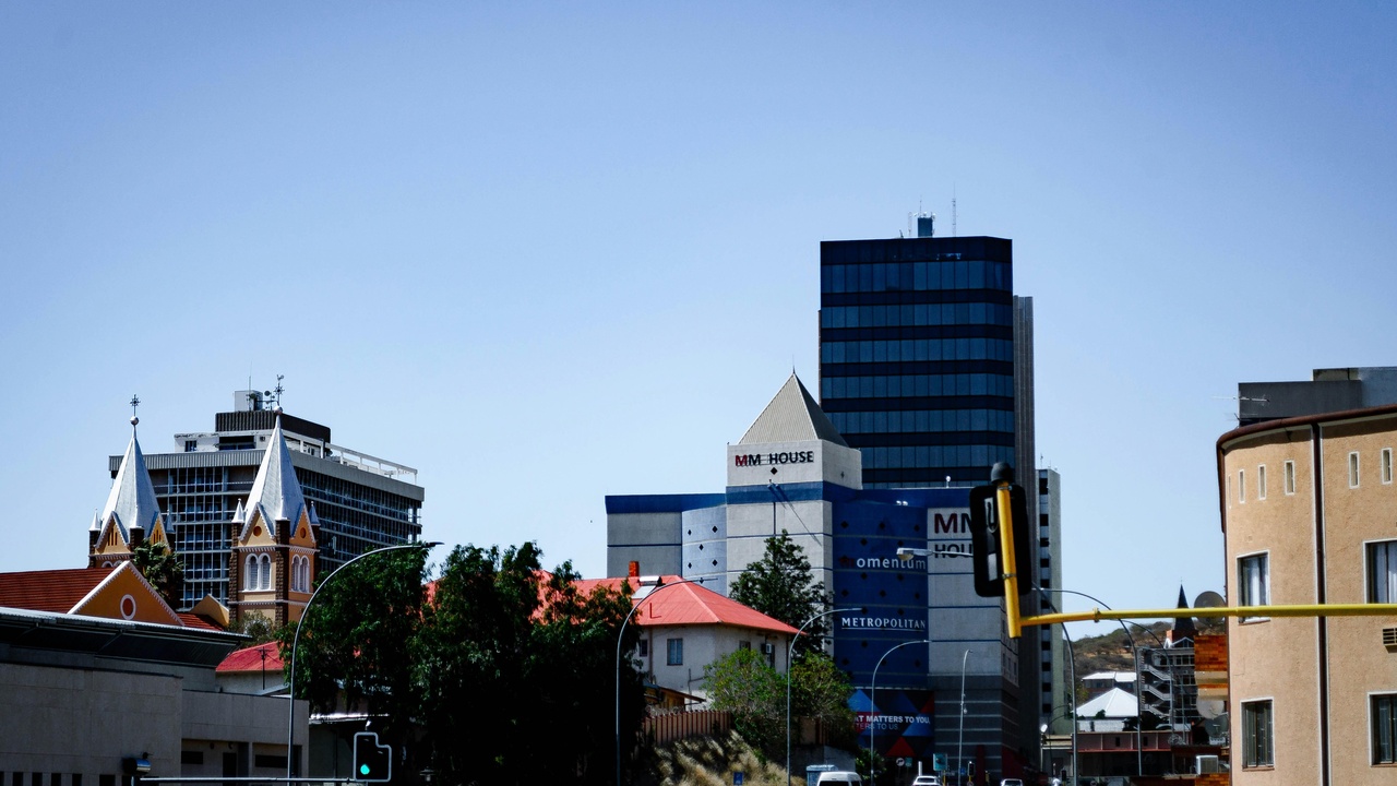 urban crime and police presence in Urban centers with higher reported violent crime