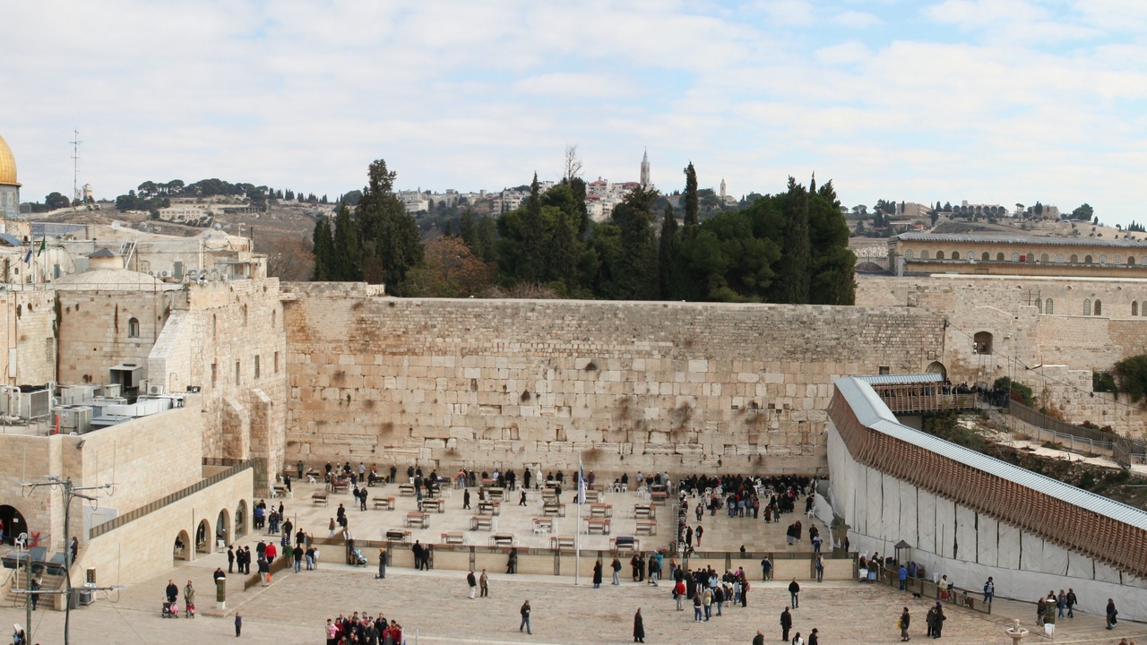 Jerusalem religious sites and diverse Israeli street food