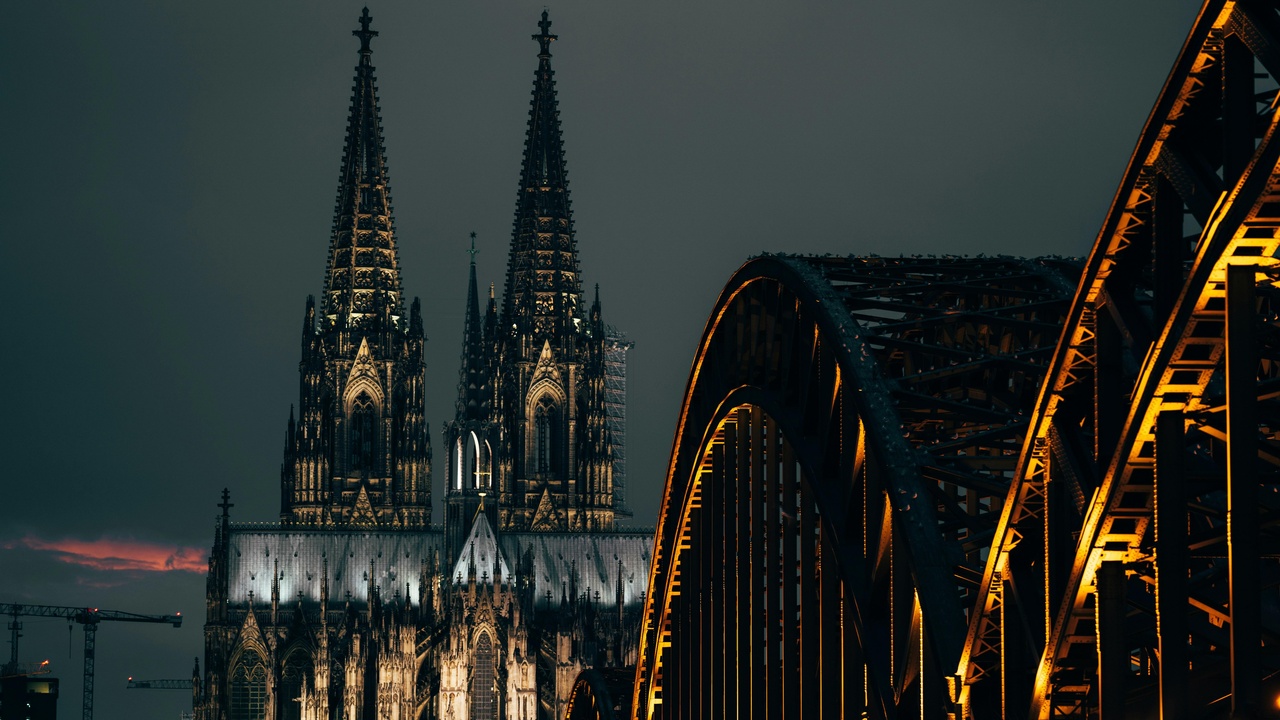 Local Kölsch beer served in small glasses at a brewery