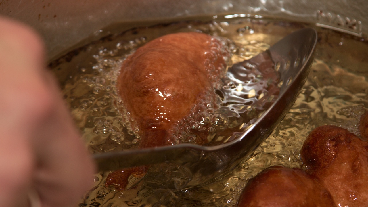 Oliebollen and pannenkoeken, Dutch seasonal treats and pancake house