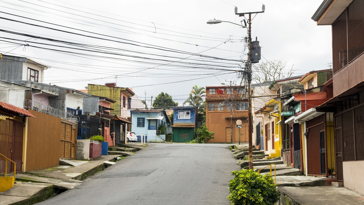Nighttime skyline of San José with urban neighborhoods visible, illustrating metropolitan crime concerns.