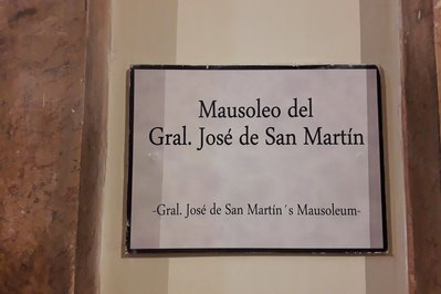 Mausoleo del General José de San Martín in Buenos Aires, Argentina – Museum Information gallery image