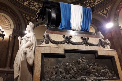 Mausoleo del General José de San Martín in Buenos Aires, Argentina – Museum Information gallery image