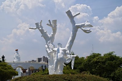 Paseo De Las Statues in Buenos Aires, Argentina – Museum Information gallery image