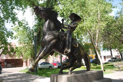 Paseo De Las Statues in Buenos Aires, Argentina – Museum Information gallery image