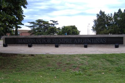 Monumento Malvinas argentina in Rio Gallegos, Argentina – Museum Information gallery image
