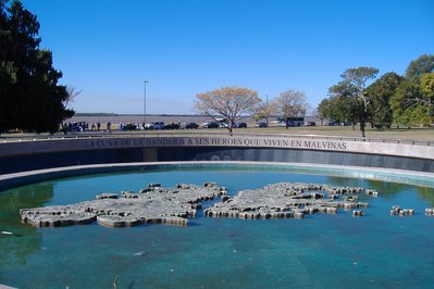 Monumento Malvinas argentina in Rio Gallegos, Argentina – Museum Information gallery image