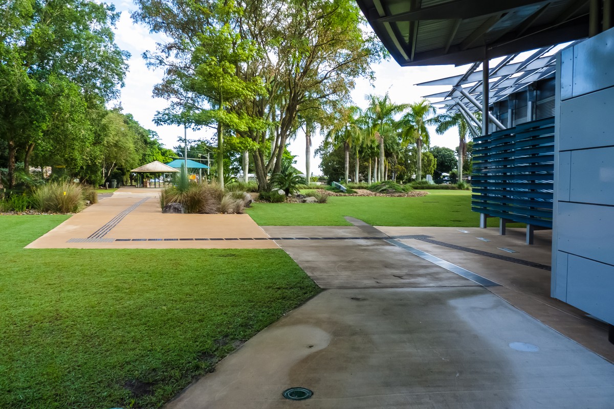 Hinkler Hall Of Aviation in Queensland, Australia – Museum Information