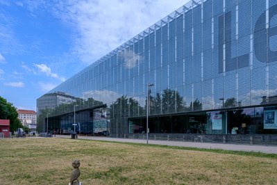 Lentos Kunstmuseum Linz in Linz, Austria – Museum Information gallery image