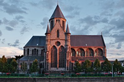 O.L.V.-kerk Museum in Bruges, Belgium – Museum Information gallery image