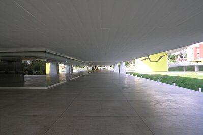Foundation Oscar Niemeyer in Niteroi, Brazil – Museum Information gallery image