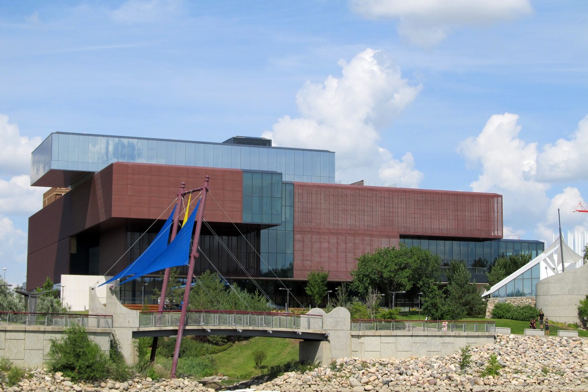 Remai Modern in Saskatoon, Canada – Museum Information