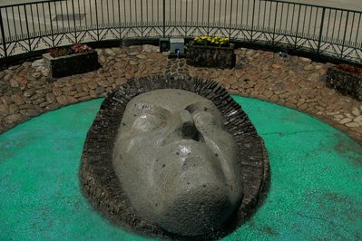 Monumento a gabriela mistral in La Serena, Chile – Museum Information gallery image