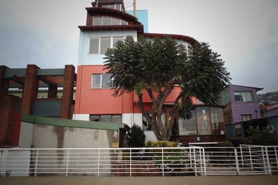La Sebastiana Museo de Pablo Neruda in Valparaiso, Chile – Museum Information gallery image