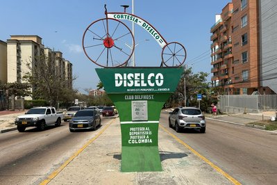 Monumento a la bicicleta in Monteria, Colombia – Museum Information gallery image
