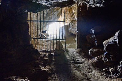 Morgan’s Cave in San Andres y Providencia, Colombia – Museum Information gallery image
