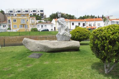 Monument to the Fisherman in El Oro, Ecuador – Museum Information gallery image