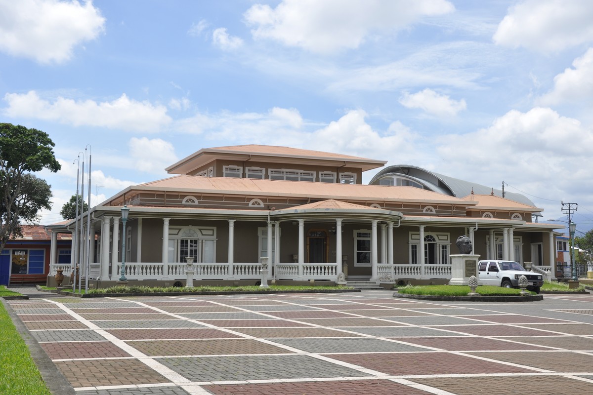 Museo Calderon in Guayaquil, Ecuador – Museum Information