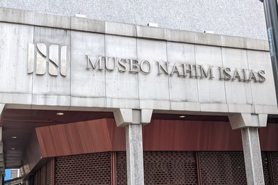 Museo Nahim Isaías in Guayaquil, Ecuador – Museum Information gallery image