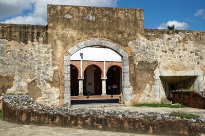 Museo De Las Atarazanas Reales in Santo Domingo, Ecuador – Museum Information gallery image