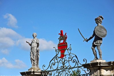 Monumento a La BOA in Yantzaza, Ecuador – Museum Information gallery image