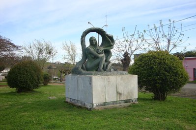 Monumento De La Madre in El Tamarindo, El Salvador – Museum Information gallery image