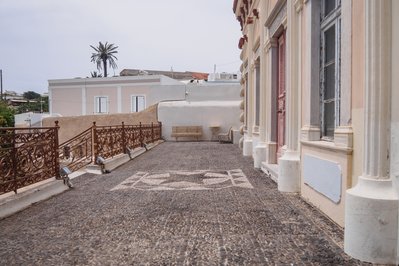 Argyros Mansion “Αρχοντικό Αργυρού” in Santorini, Greece – Museum Information gallery image
