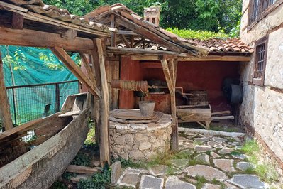Folklore Museum of Kastoria (Nerantzis Aivazis Mansion) in Kastoria, Greece – Museum Information gallery image