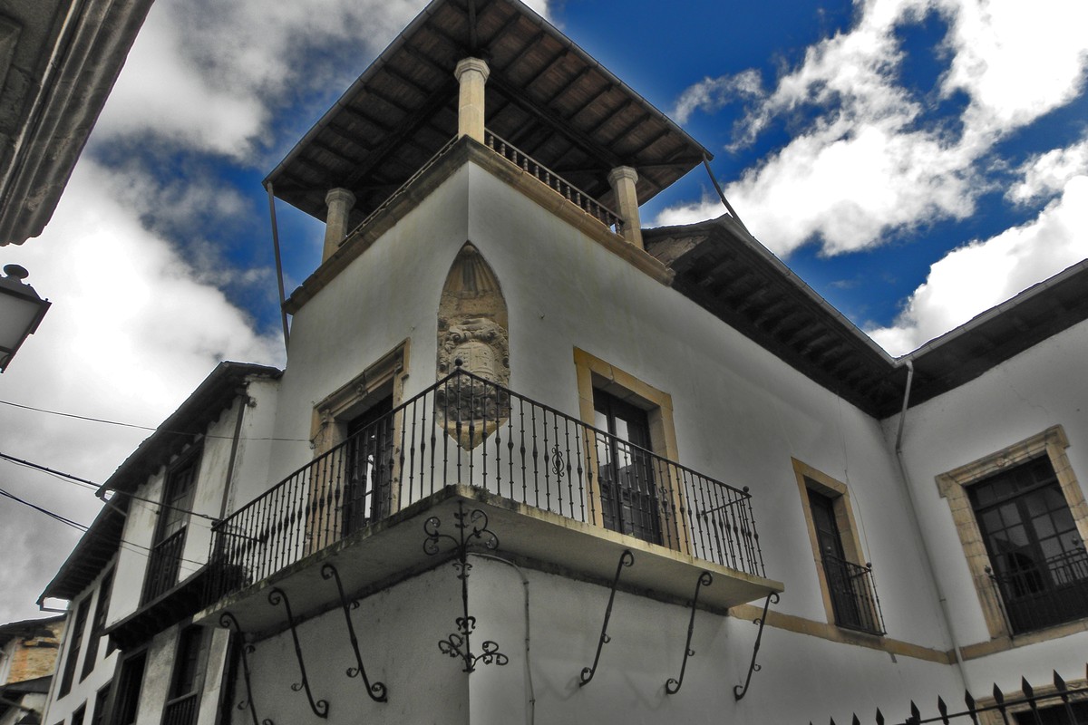 Palacio artesanal in Marrakech, Morocco – Museum Information