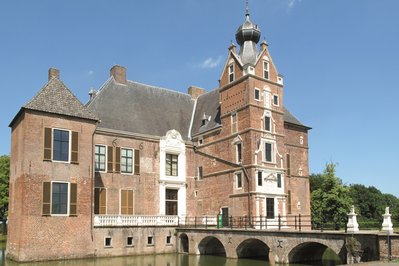 Castle Cannenburch in Apeldoorn, Netherlands – Museum Information gallery image