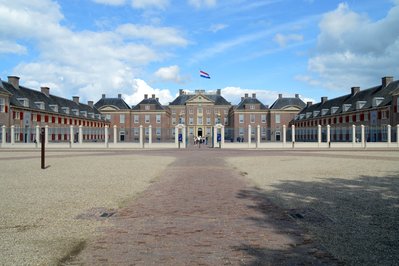 Paleis Het Loo in Apeldoorn, Netherlands – Museum Information gallery image