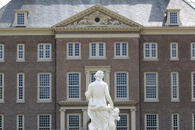 Paleis Het Loo in Apeldoorn, Netherlands – Museum Information gallery image