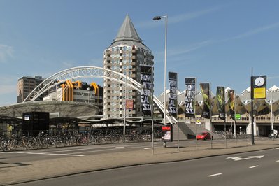 Maisons cubiques in Rotterdam, Netherlands – Museum Information gallery image